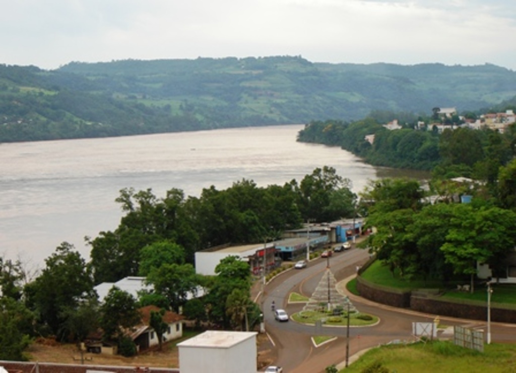 Arquivo/Folha do Oeste - Barragem será construída às margens do Rio Uruguai