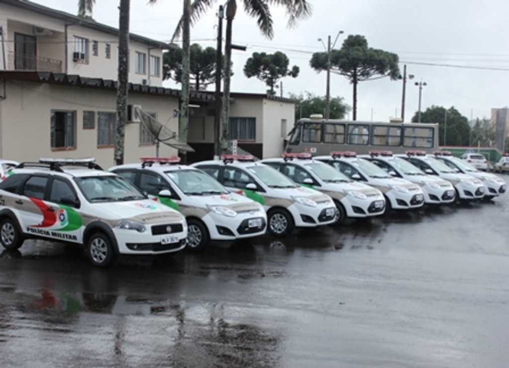 Folha do Oeste - Na 9ª região de Polícia Militar foram entregues 18 novas viaturas