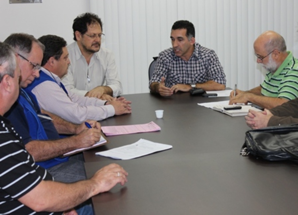 Folha do Oeste - Integrantes da fiscalização geológica e de minas estiveram reunidos