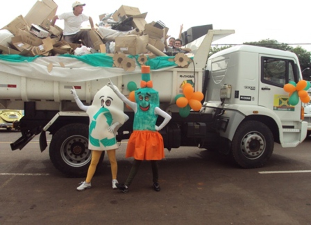 Divulgação - Cerca de 1,5 mil kg de material foram entregues ao coletor descansense ainda no sábado