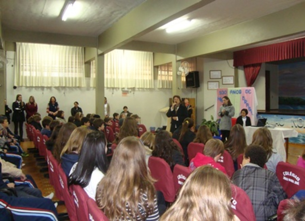 Divulgação - Durante a semana, alunos participam de atividades diferenciadas