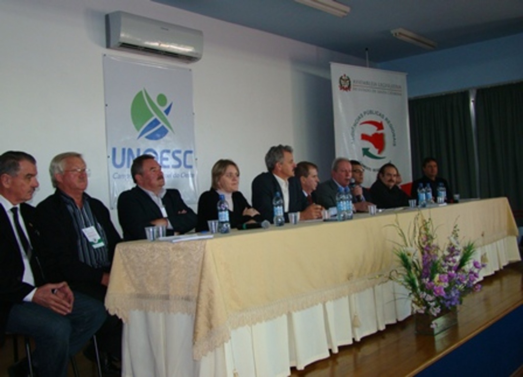 Folha do Oeste - Deputados foram unânimes em afirmar que irão cobrar as obras do governo