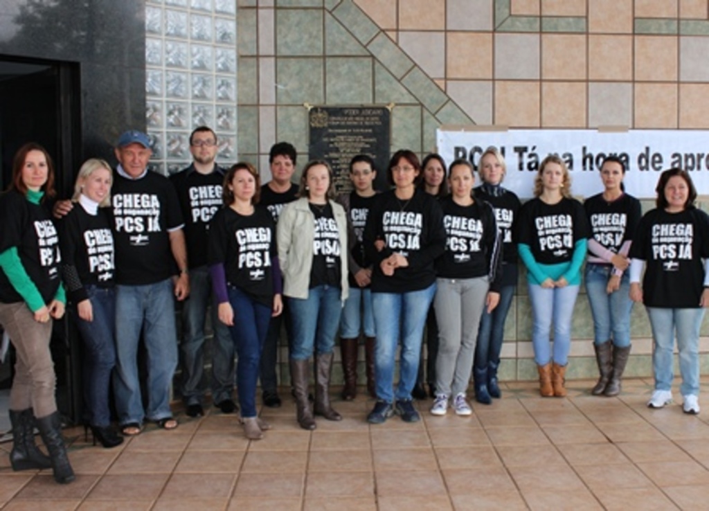 Divulgação - Servidores paralisaram as atividades no dia 26