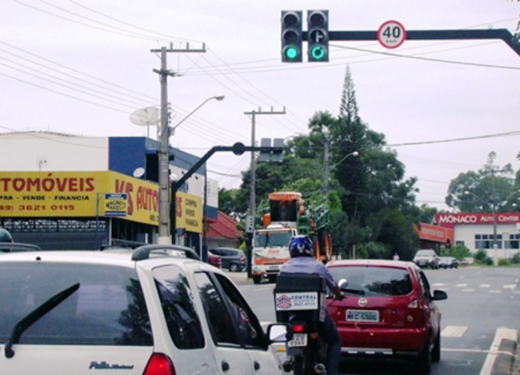 Folha do Oeste - Semáforo já registra infrações, mas elas não são expedidas