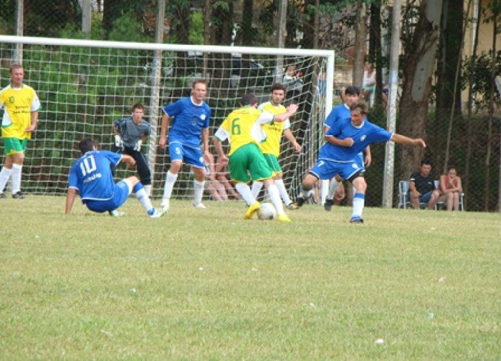 Folha do Oeste - Na primeira fase, Cruzeiro abriu 2 a 0 mas, o Combinados buscou o empate