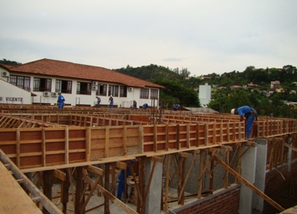 Divulgação - Construção da E.E.B. São Vicente em ritmo acelerado