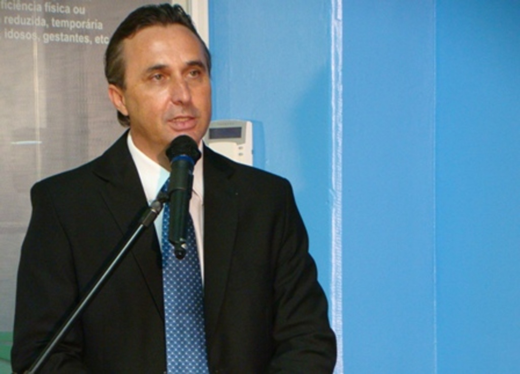 Folha do Oeste - Vice-reitor D'Agostini destacou que serão realizadas pesquisas práticas e técnicas no CT