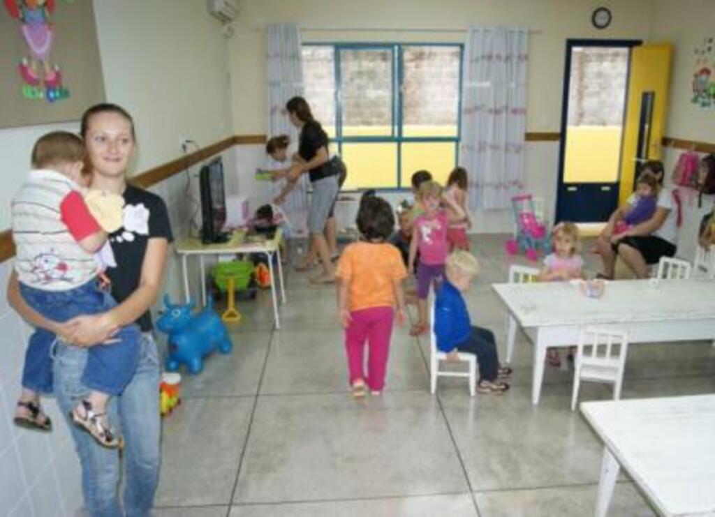 Divulgação - Atividades com alunos iniciaram na manhã de quarta-feira, dia 22, na Creche Municipal Kinder Haus