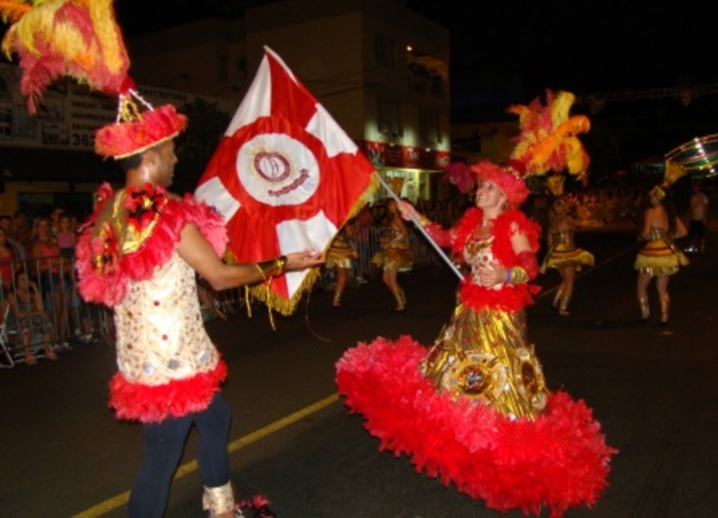 Folha do Oeste - Cia da Alegria foi o único bloco da Divisão Especial