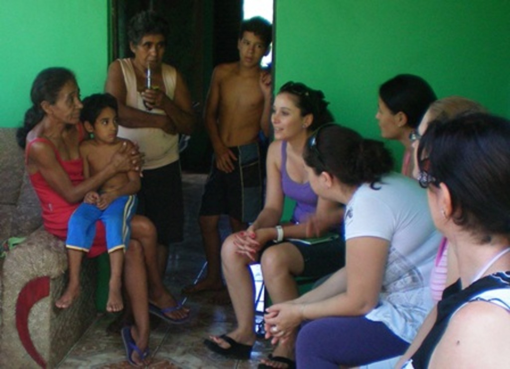Divulgação - Educadores realizaram visitas às famílias de estudantes