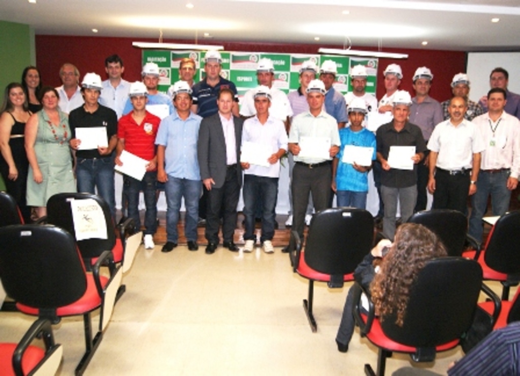 Assessoria da Prefeitura - Nessa nova turma foram 18 formandos, totalizando 38 pessoas capacitadas em 2011