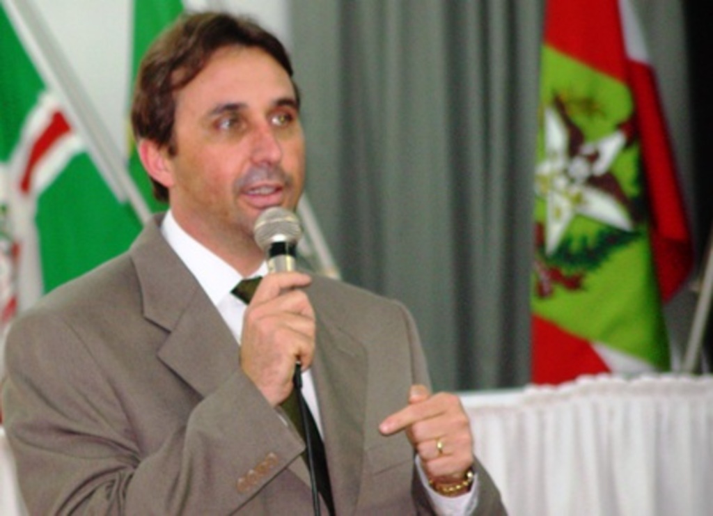 Arquivo Folha do Oeste - D´Agostini saiu da presidência mas segue filiado