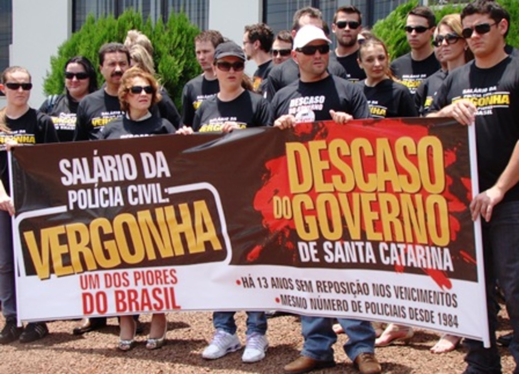 Folha do Oeste - O intuito da paralização é um tratamento salarial digno à profissão