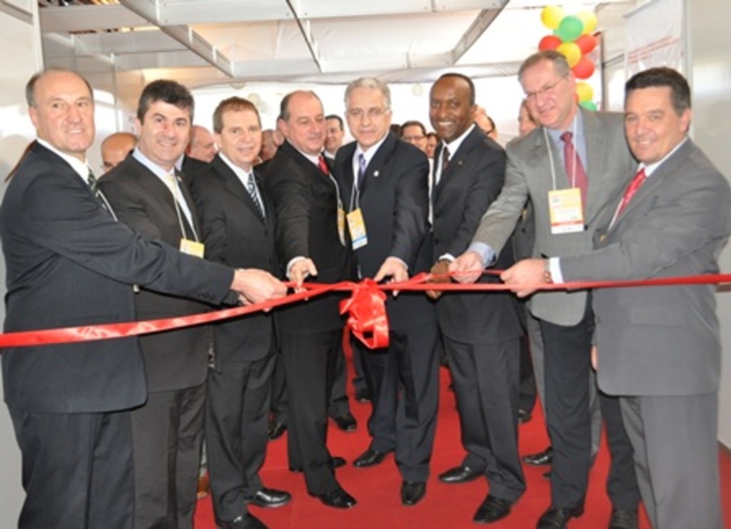 Divulgação - Autoridades decretaram a abertura do evento