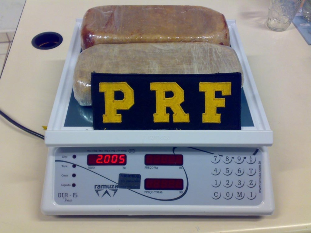 Divulgação PRF - Casal do RS confirmou que pagou R$ 8,6 mil pela droga no Paraguai