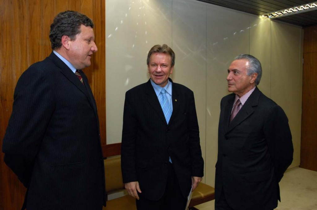 Divulgação - Luciano Buligon, (E) com Celsom Maldaner e Michel Temer