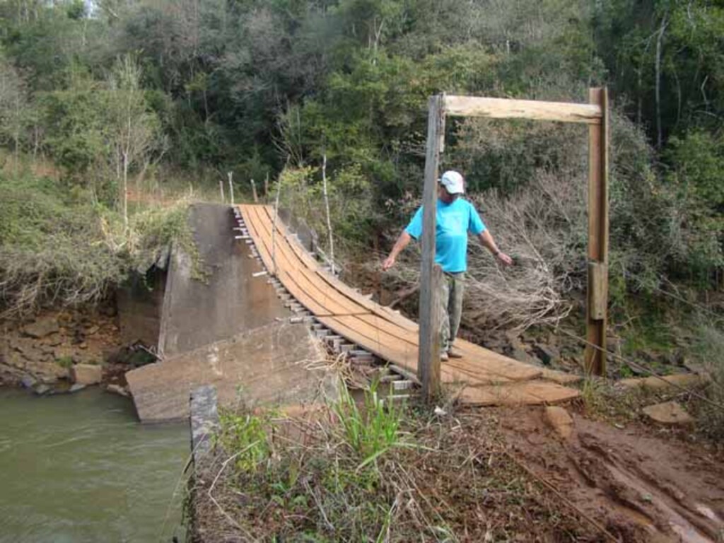 Meta é concluir ponte até final do ano