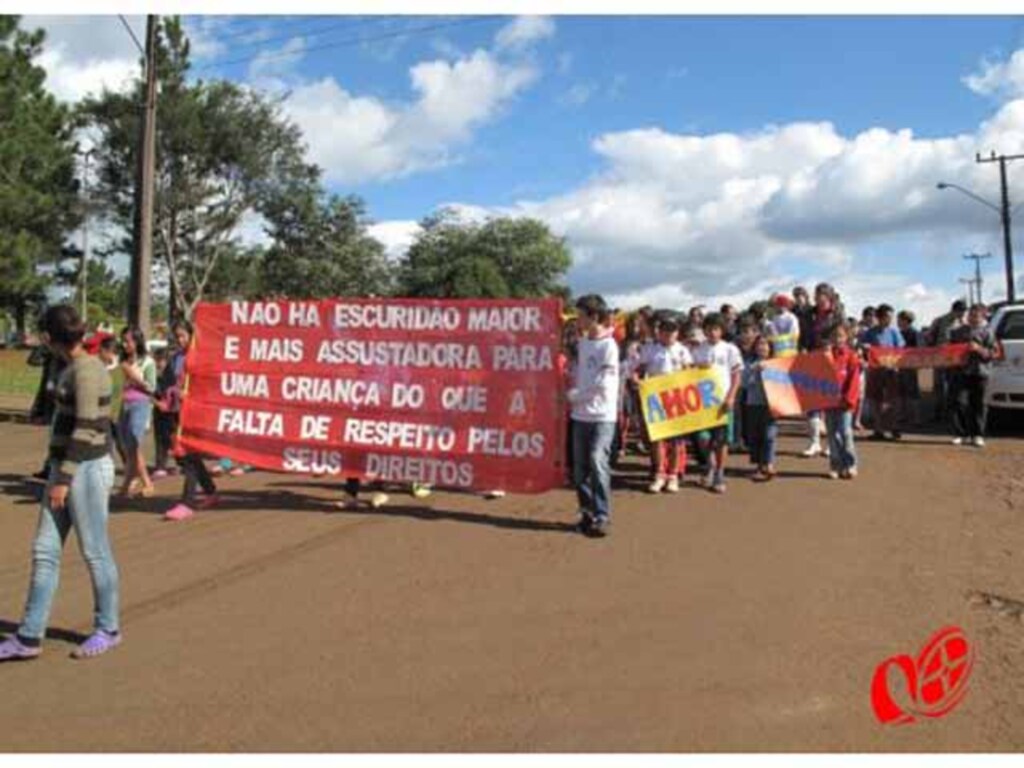 Caminhadas marcam o Dia de Combate à Violência e Exploração Sexual
