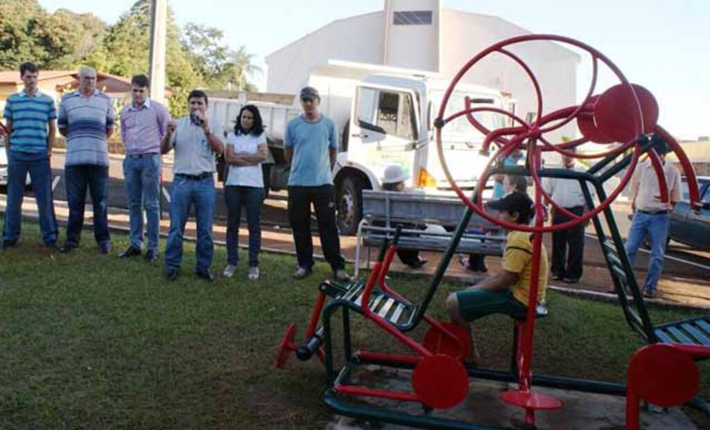 Academia Ao Ar Livre é entregue à comunidade