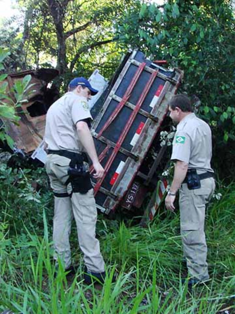 Motorista morre em grave acidente na BR-282