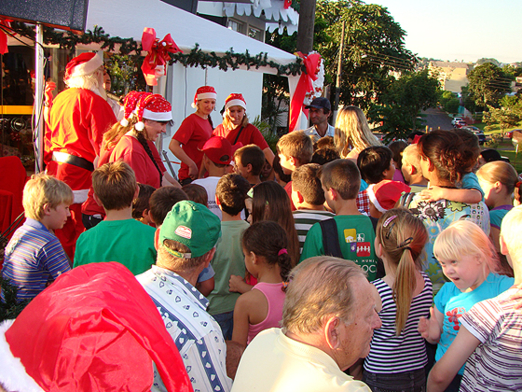 Show Especial de Natal atrai duas mil pessoas
