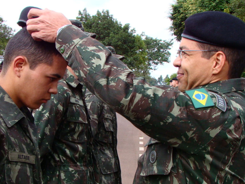 14º RCMec comemora Dia da Cavalaria e entrega ?Boina Preta? aos recrutas