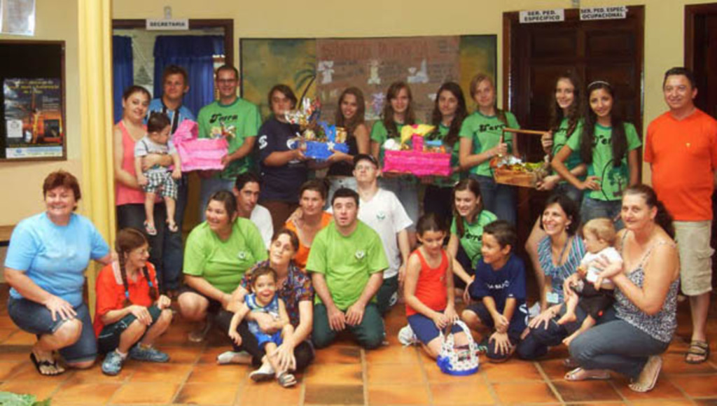 Alunos do La Salle Peperi entregam doações