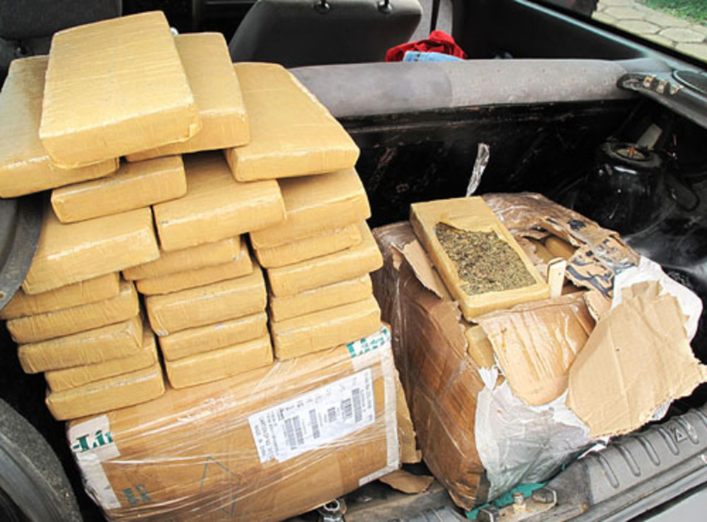 Polícia Rodoviária apreende mais de 70 kg de maconha na SC-469