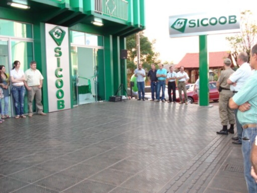 Sicoob avalia atividades após um ano de Agência no Jardim Peperi