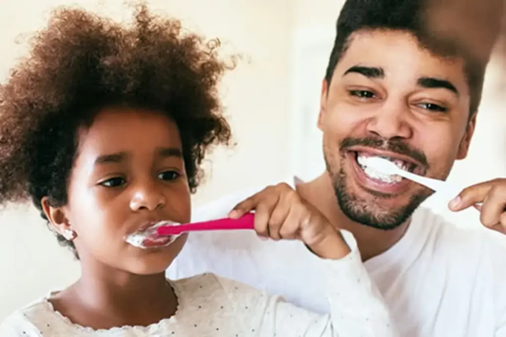 5 dicas para fazer seu filho escovar os dentes todos os dias