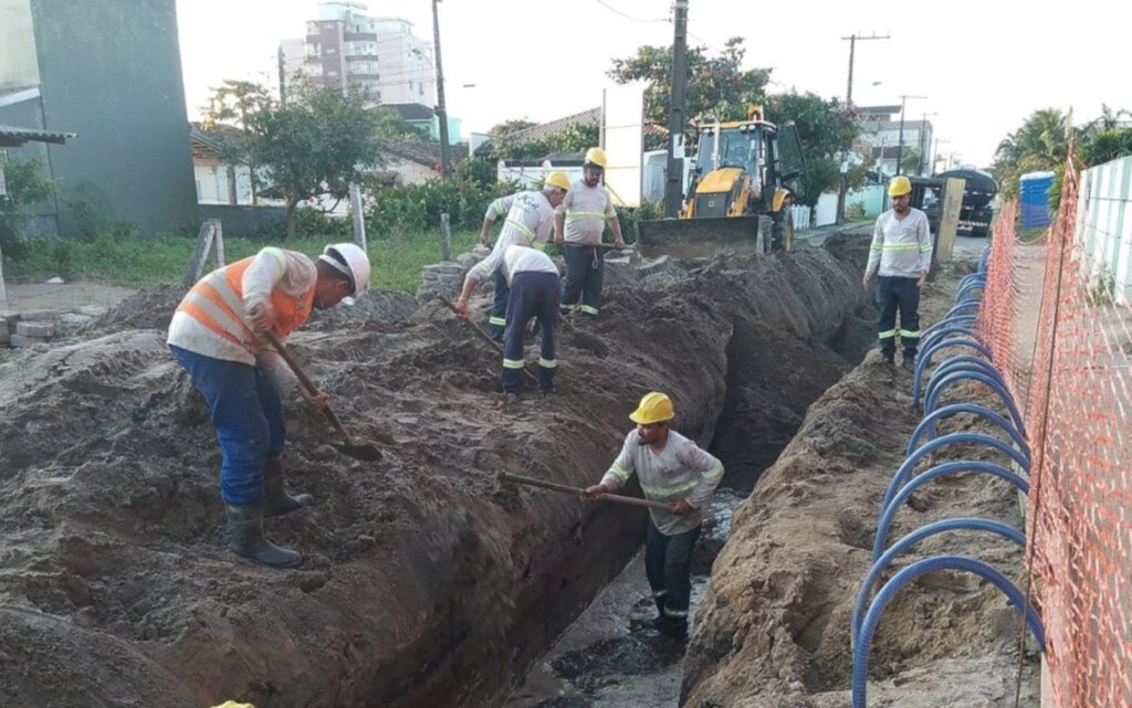 Obras da rede de esgoto, na Enseada, em São Francisco do Sul  contribuem para melhoria da qualidade de vida