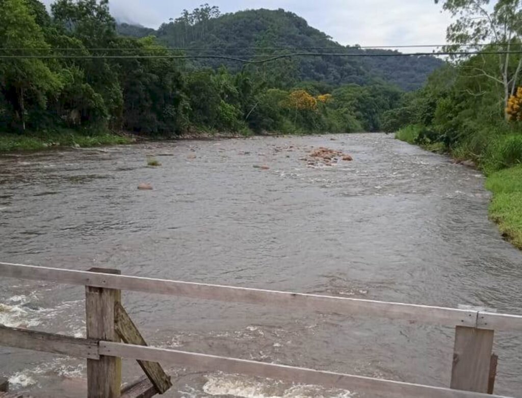 Divulgado boletim sobre a qualidade da água dos rios litorâneos de SC