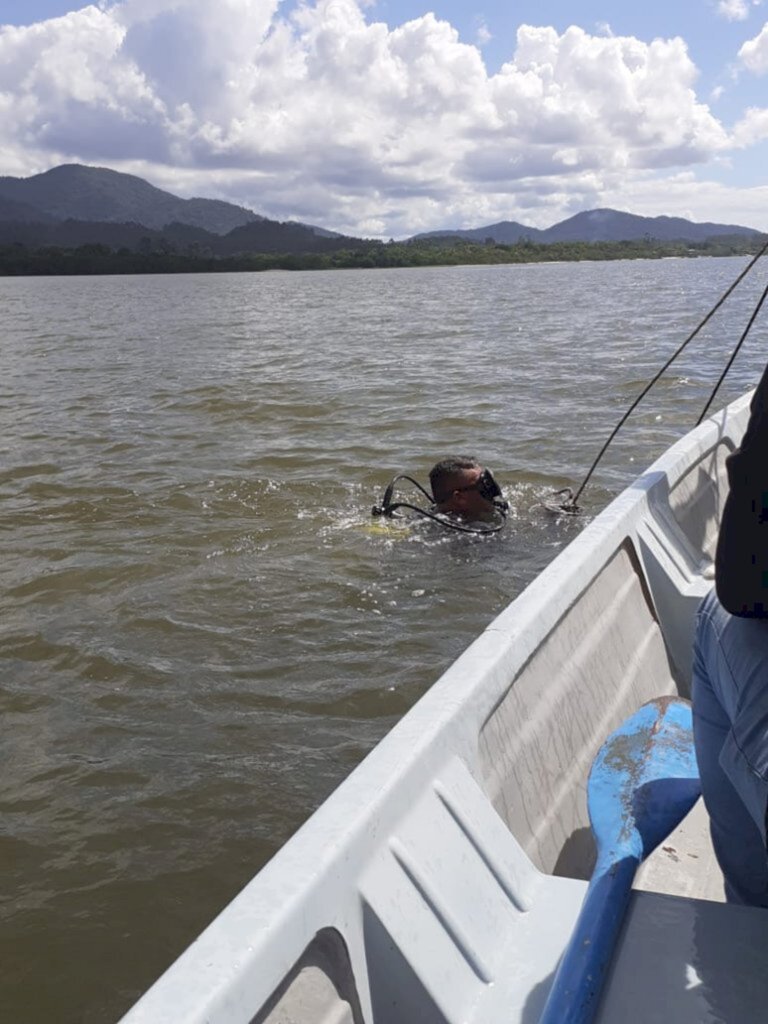 Águas de São Francisco do Sul conclui manutenção de adutora subaquática