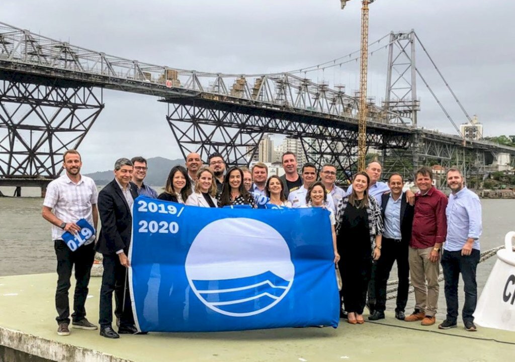 Prainha recebe certificado internacional Bandeira Azul