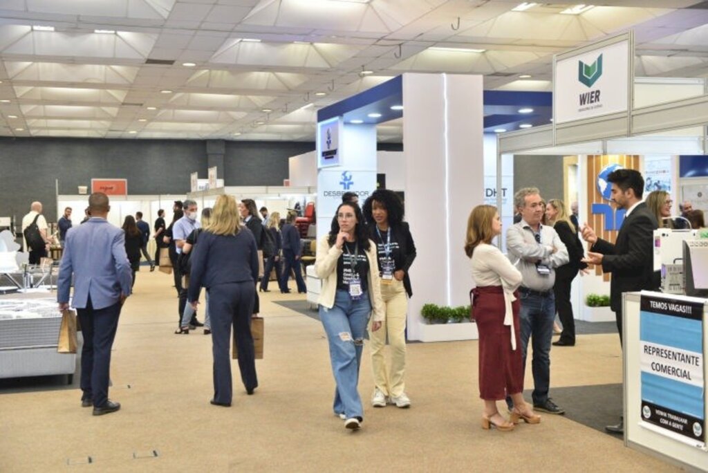 Networking e palestras dominam os três dias do Encontro Catarinense de Hoteleiros, em Florianópolis