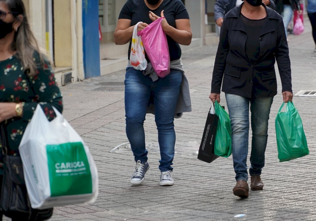 Comércio de SC caiu 0,5% em julho, diz IBGE