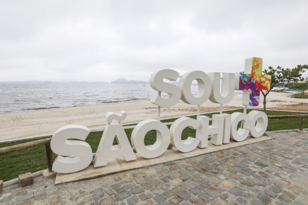 Comunidade da Praia Bonita no Distrito do Saí - Vila da Glória, recebem praça, academia da terceira idade e parquinho