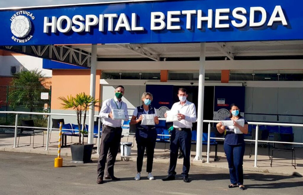 Sicredi Norte SC doa 500 máscaras para Hospital Bethesda