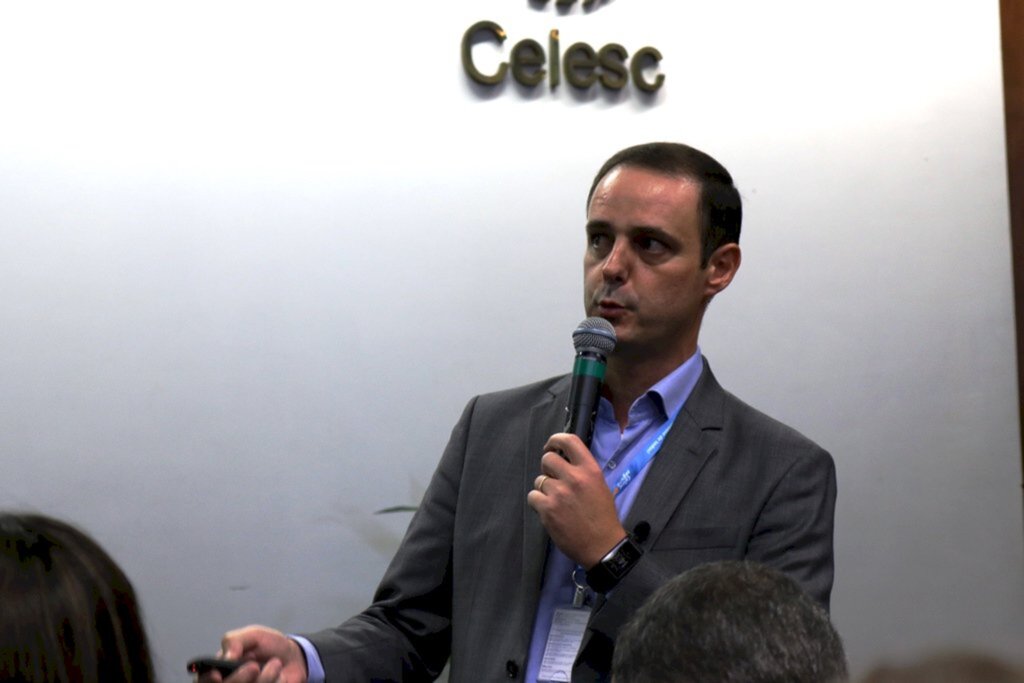 Celesc anuncia R$ 833 milhões em investimentos para 2020