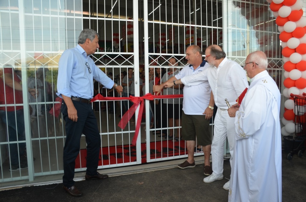 Supermercado Litoral abre nova unidade no bairro Acarai