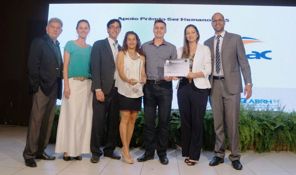 Porto Itapoá conquista Prêmio Ser Humano  e Troféu Destaque em Responsabilidade Social