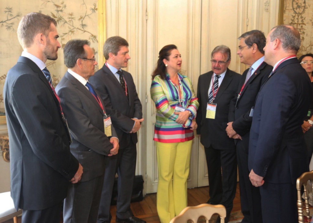 Foto: Vitor Hugo Louzado - A ministra da Agricultura, Kátia Abreu, adiantou ao vice-governador Eduardo Moreira, durante a abertura da 83ª Assembleia Mundial da Organização Mundial de Saúde Animal (OIE), em Paris (França), que o Brasil terá o sistema de lacre eletrônico para containers de frigoríficos plenamente implantado até o final deste ano