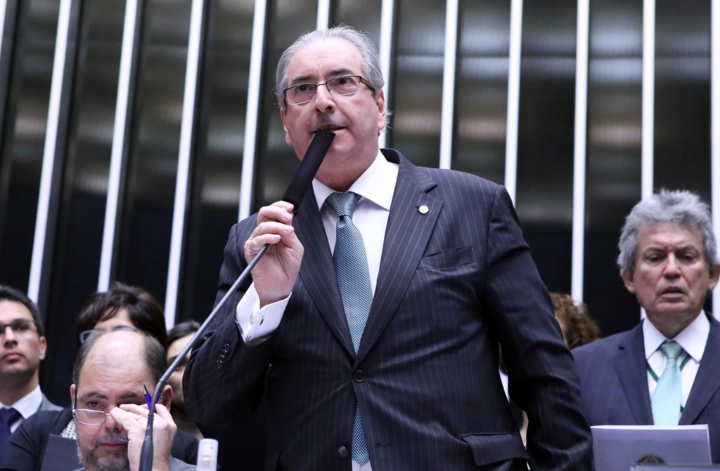 Cunha entrega o impeachment, e deve receber 'anistia' em troca