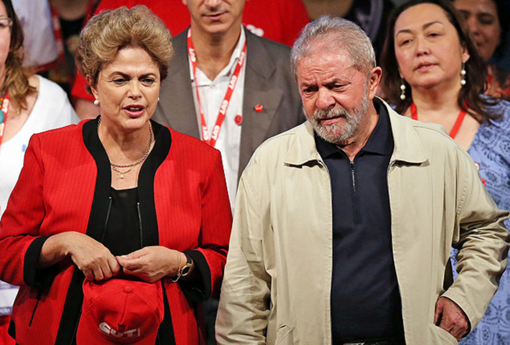 Dilma dá posse a Lula como ministro da Casa Civil