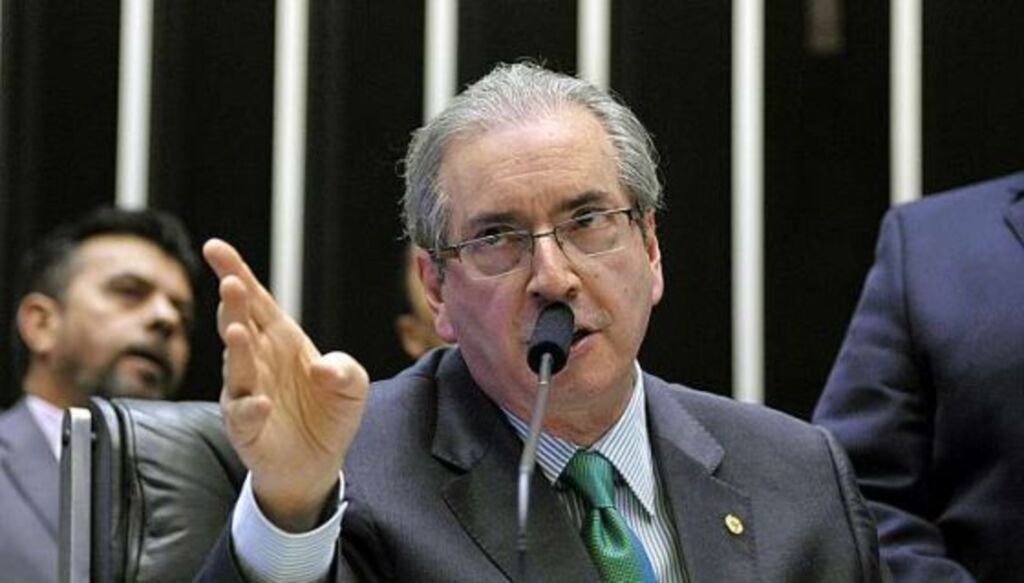 Presidente da Câmara, Eduardo Cunha é acusado de cobrar propina