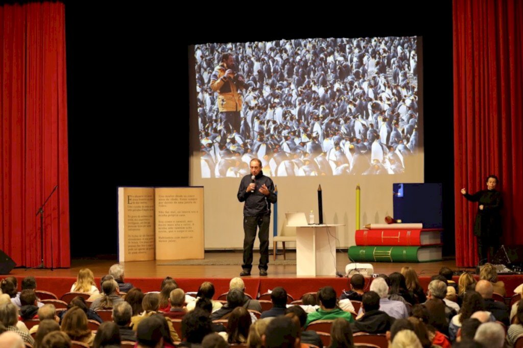 Palestra do navegador Amyr Klink encerra 8ª Feira do Livro