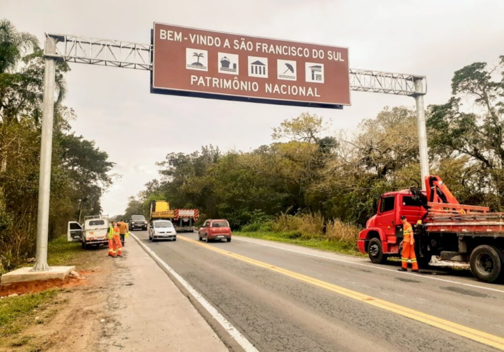 Pórtico de sinalização turística é instalado no acesso de SFS