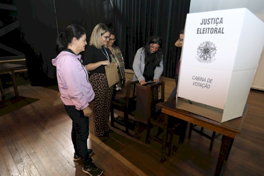 Consulta Pública sobre implantação de escola cívico-militar, em São Francisco do Sul, aconteceu ontem (23)