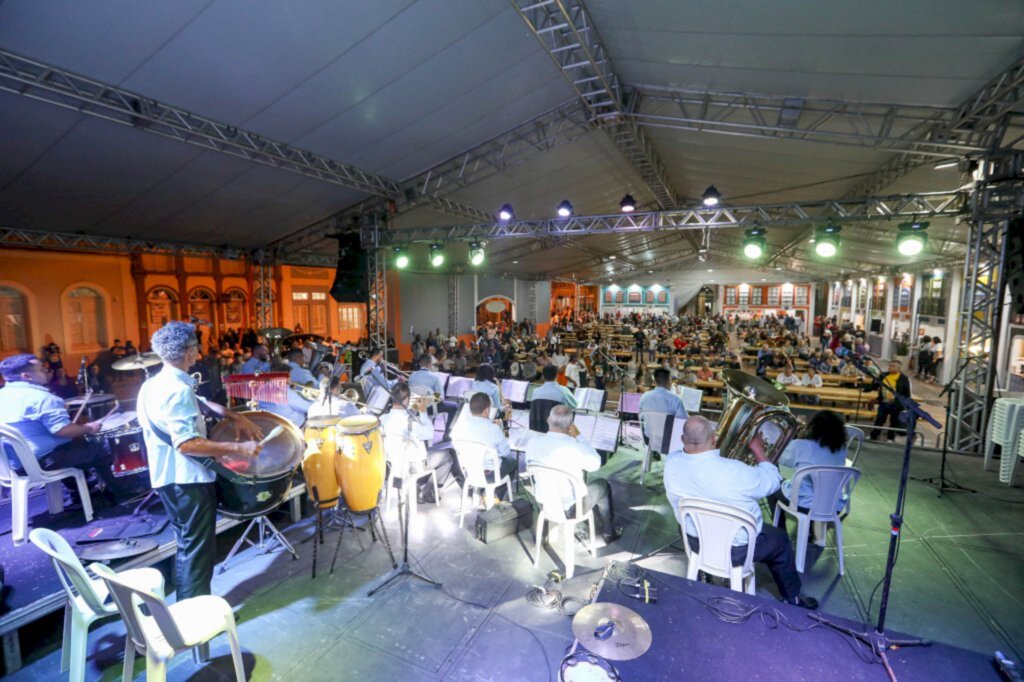 Primeiro dia da festa mais tradicional de São Chico movimentou o Centro Histórico