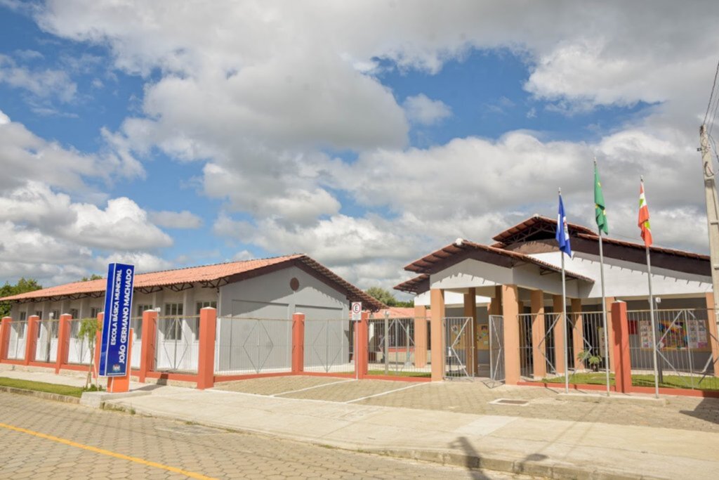 SFS: Escola Básica Municipal João Germano Machado do bairro Iperoba  é inaugurada